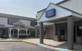 Motel 6 Newark